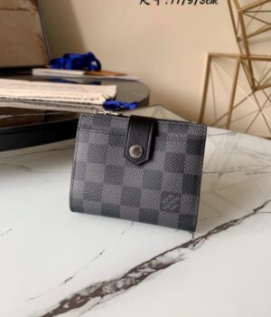 LV WALLET