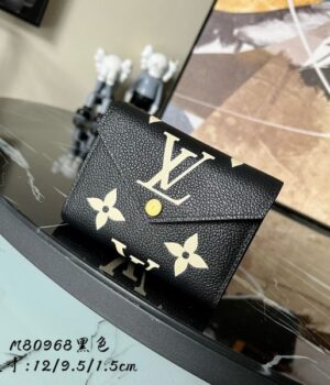 LV WALLET