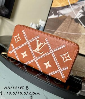 LV WALLET