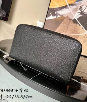 LV WALLET