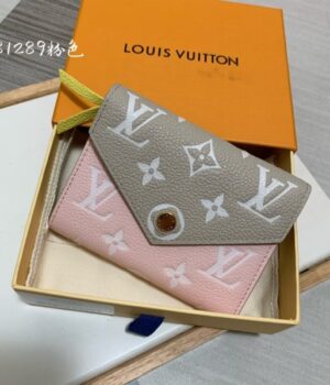 LV WALLET