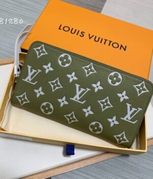 LV WALLET