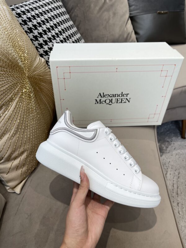 McQUEEN SNEAKER