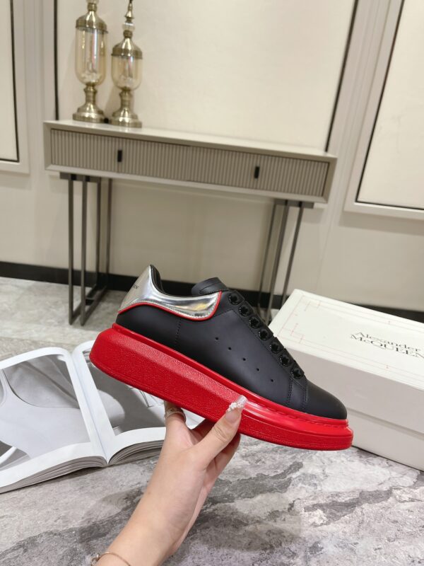 McQUEEN SNEAKER