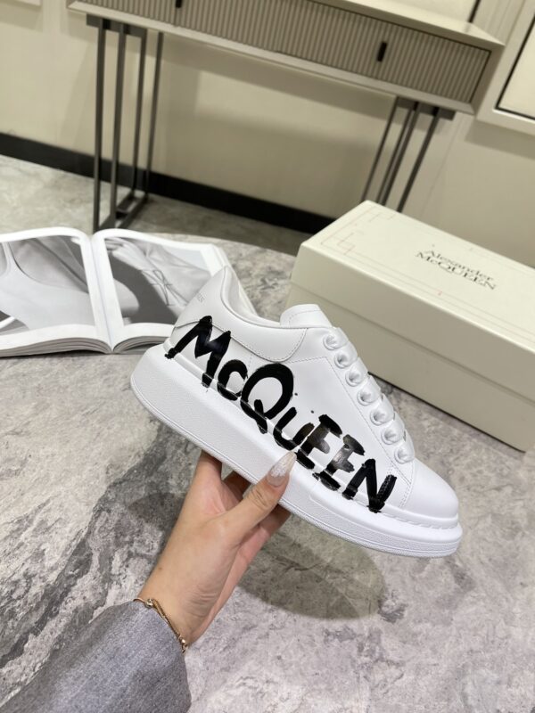 McQUEEN SNEAKER
