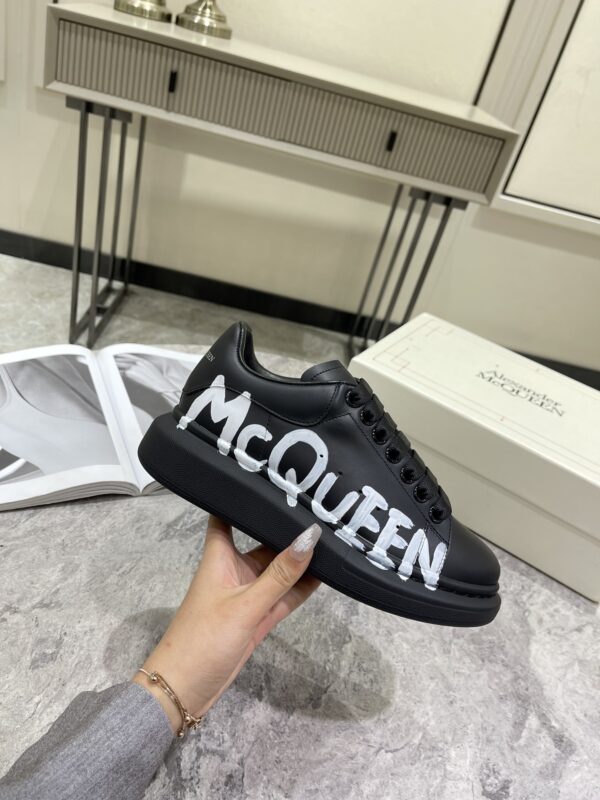 McQUEEN SNEAKER