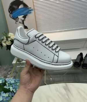 McQUEEN SNEAKER