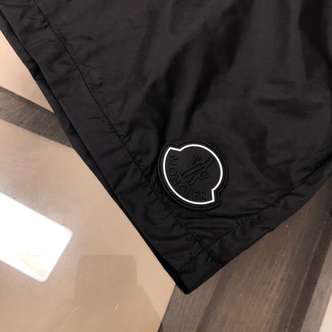 MONCLER SHORTS - Image 7