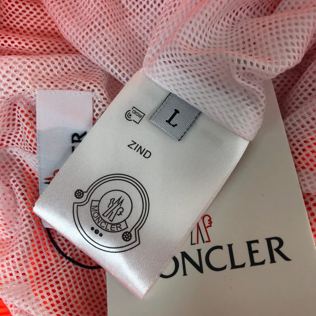 MONCLER SHORTS - Image 7