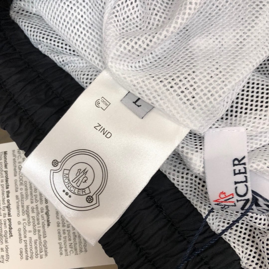 MONCLER SHORTS - Image 7