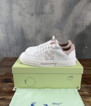 OFF-WHITE SNEAKER