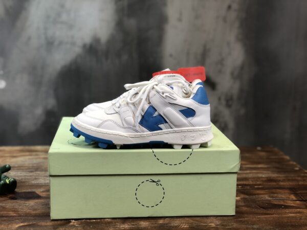 OFF-WHITE SNEAKER