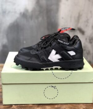 OFF-WHITE SNEAKER