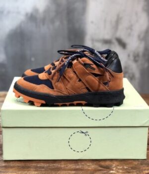 OFF-WHITE SNEAKER
