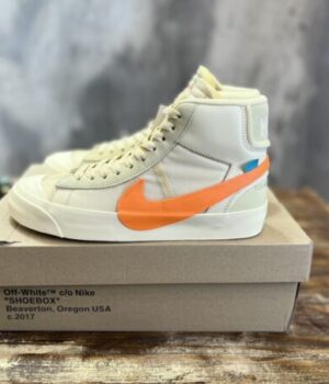 OFF-WHITE SNEAKER