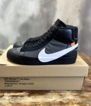 OFF-WHITE SNEAKER
