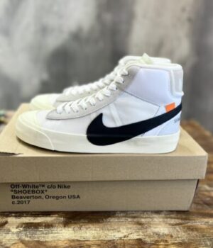 OFF-WHITE SNEAKER
