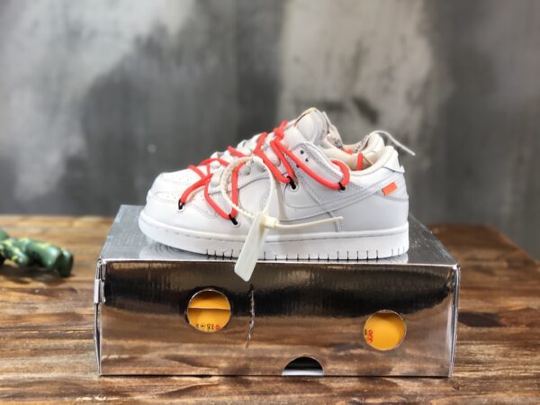 OFF-WHITE SNEAKER
