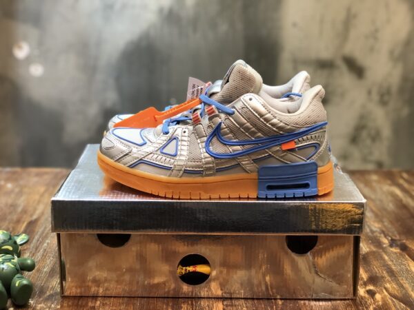 OFF-WHITE SNEAKER