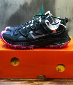 OFF-WHITE SNEAKER