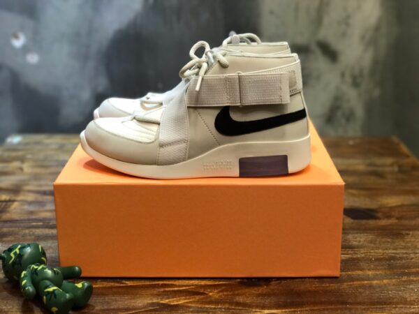 OFF-WHITE SNEAKER