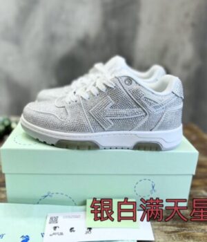 OFF-WHITE SNEAKER