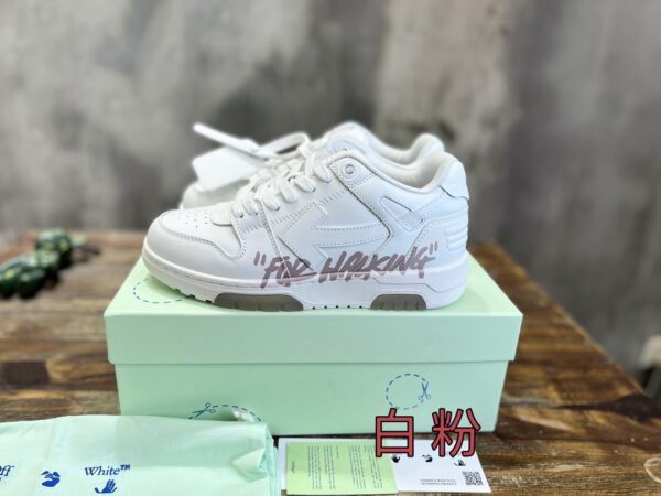 OFF-WHITE SNEAKER