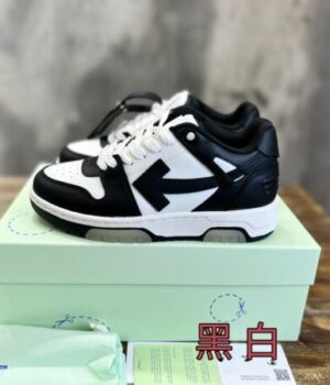 OFF-WHITE SNEAKER