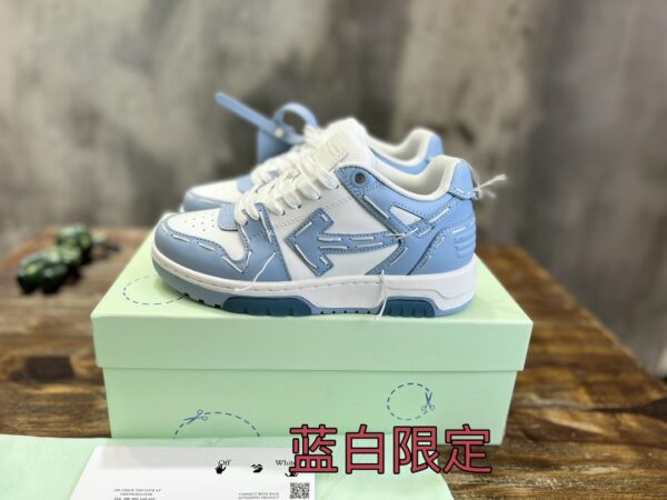 OFF-WHITE SNEAKER
