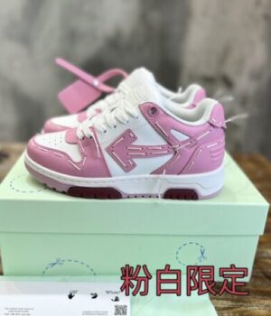 OFF-WHITE SNEAKER