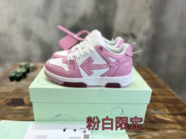 OFF-WHITE SNEAKER