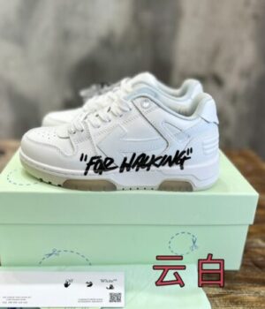 OFF-WHITE SNEAKER