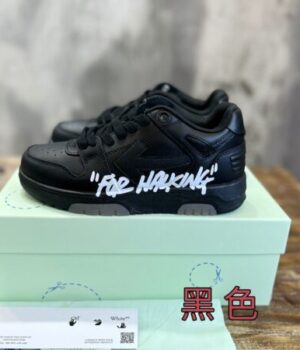 OFF-WHITE SNEAKER