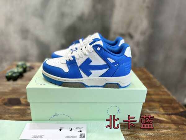 OFF-WHITE SNEAKER