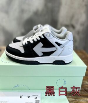 OFF-WHITE SNEAKER