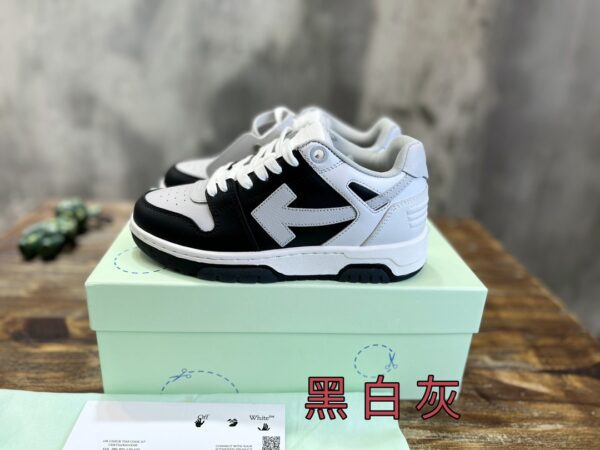 OFF-WHITE SNEAKER