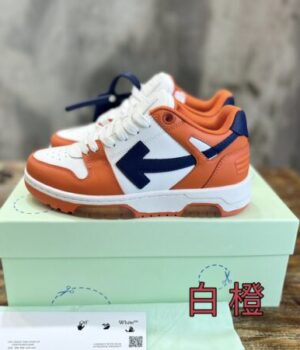 OFF-WHITE SNEAKER