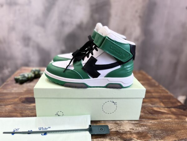 OFF-WHITE SNEAKER