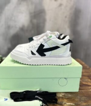 OFF-WHITE SNEAKER