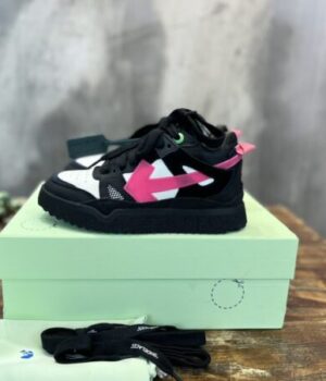 OFF-WHITE SNEAKER