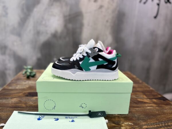 OFF-WHITE SNEAKER