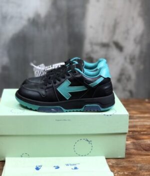 OFF-WHITE SNEAKER