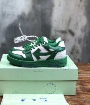 OFF-WHITE SNEAKER