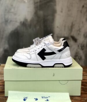 OFF-WHITE SNEAKER