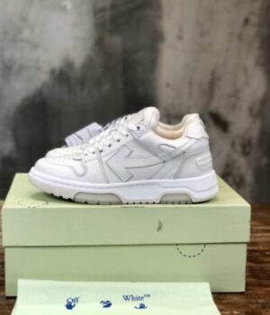 OFF-WHITE SNEAKER