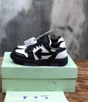 OFF-WHITE SNEAKER