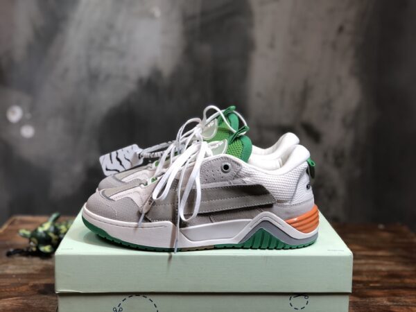 OFF-WHITE SNEAKER