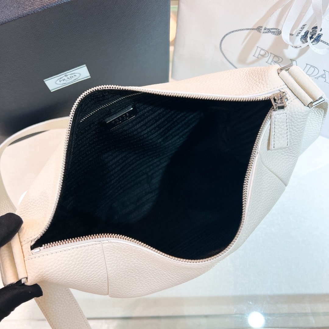 PRADA BAG - Image 7