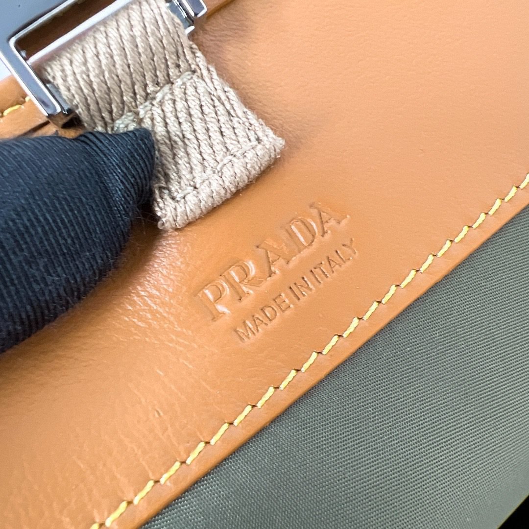 PRADA BAG - Image 5