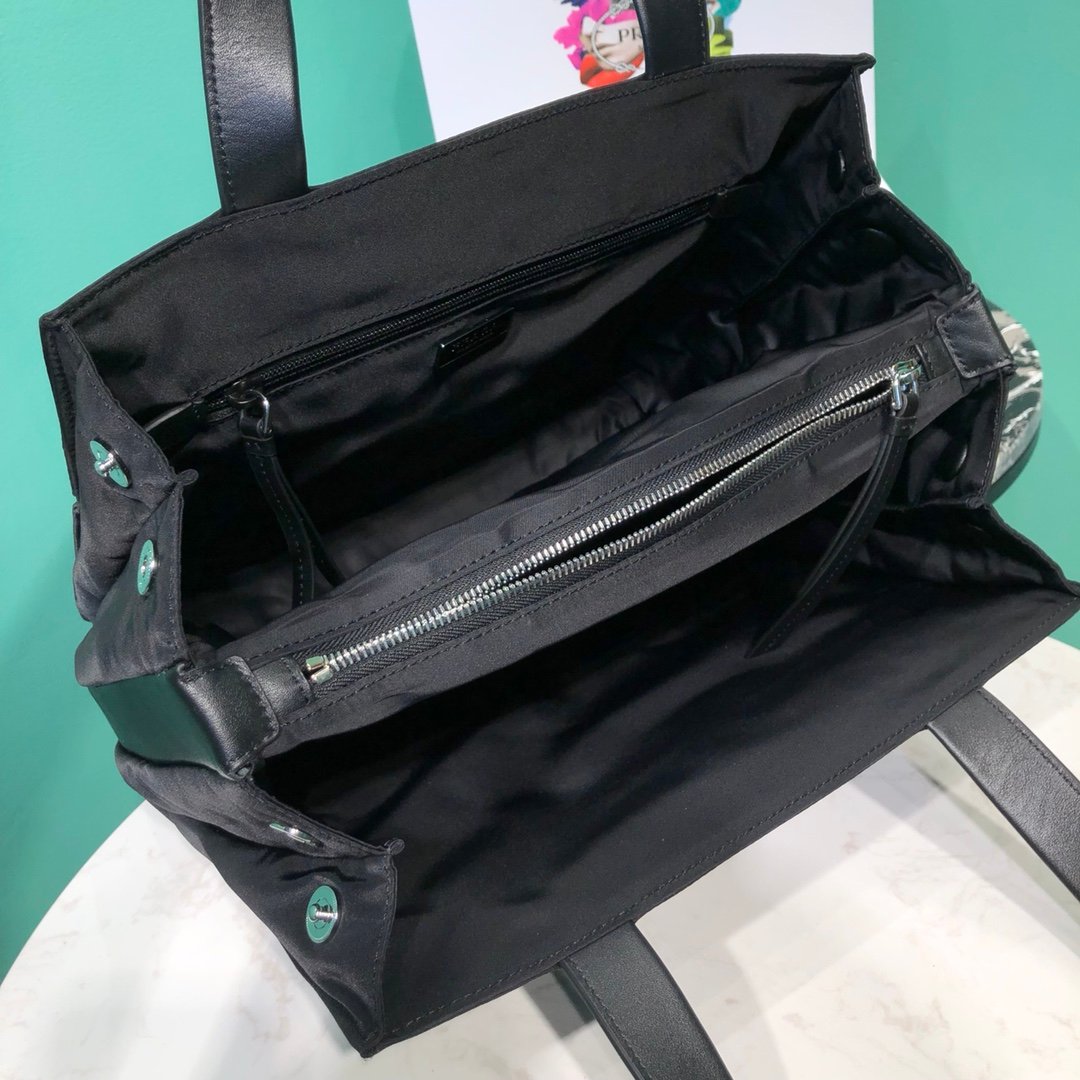 PRADA BAG - Image 5